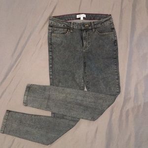 Gray skinny jeAns